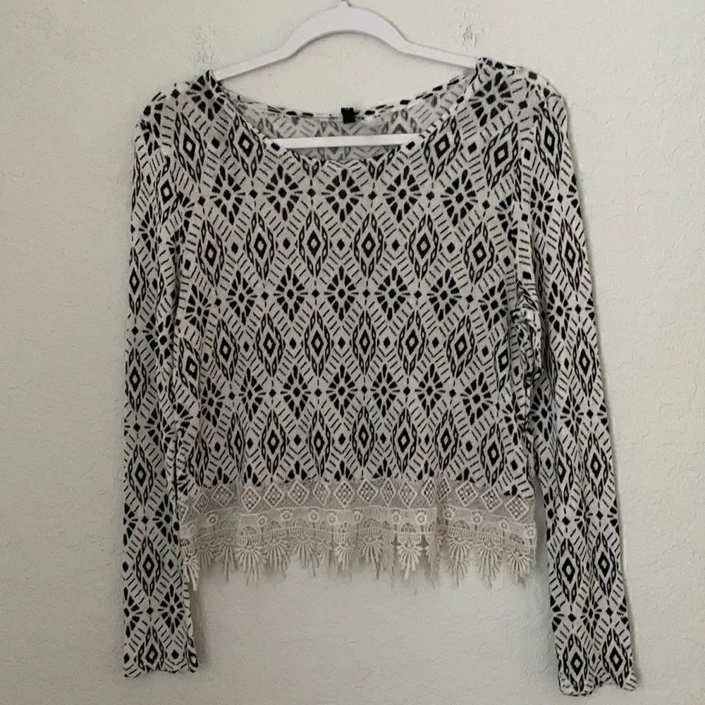 Divided Lace Bottom Top Size M